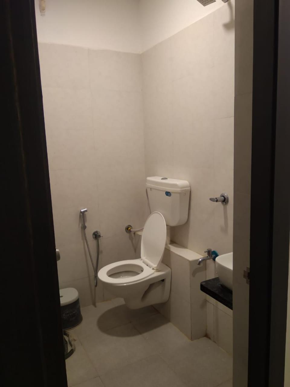 Hotel Selfie Inn 阿穆达巴 外观 照片